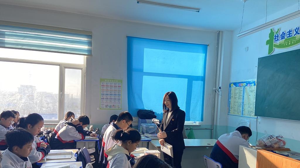 小学、初中、高中的老师，哪个更累？