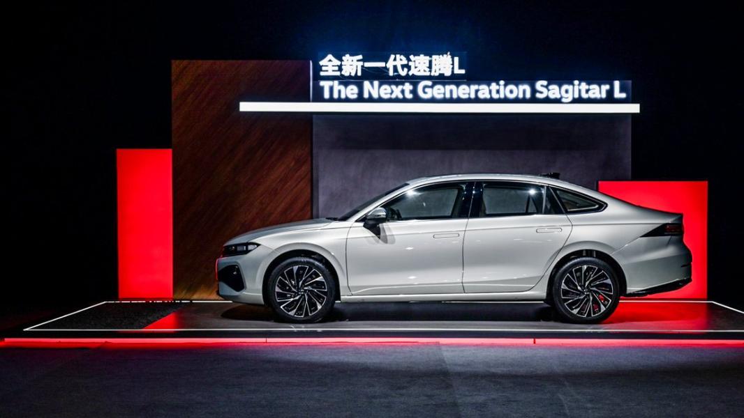 8155芯片+华为HiCar！速腾L智能交互，内饰科技感强的轿车标杆