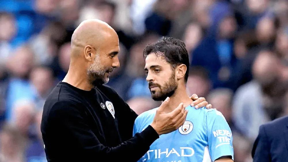 能跑1万3千米的蓝月小兔子，他是曼城的隐形支柱