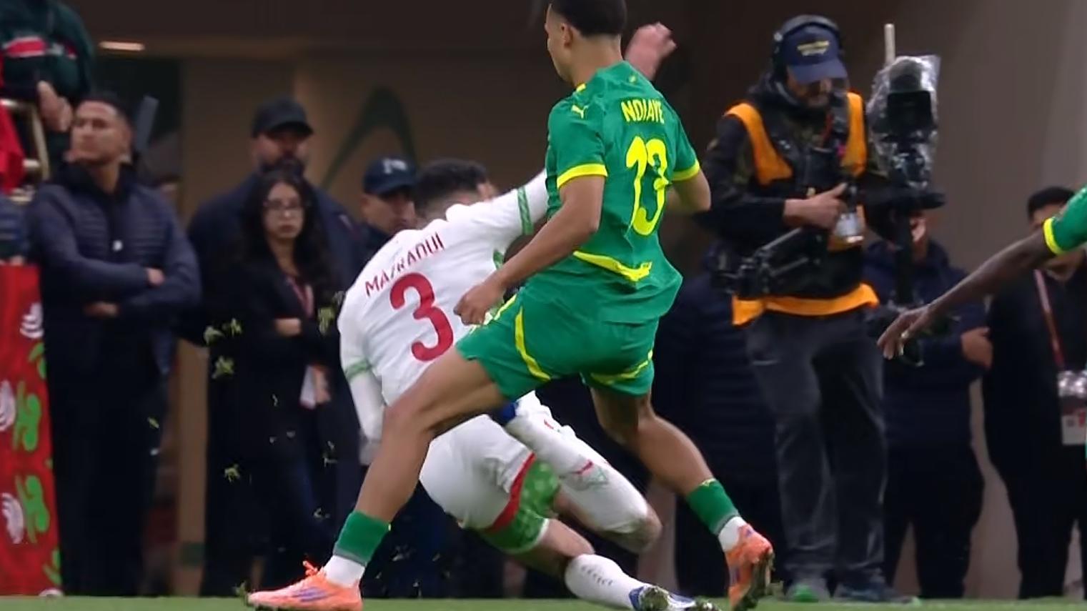 非洲杯离谱剧情，1-0！罢赛抗议，丢绝杀点球，塞内加尔捧起第2冠