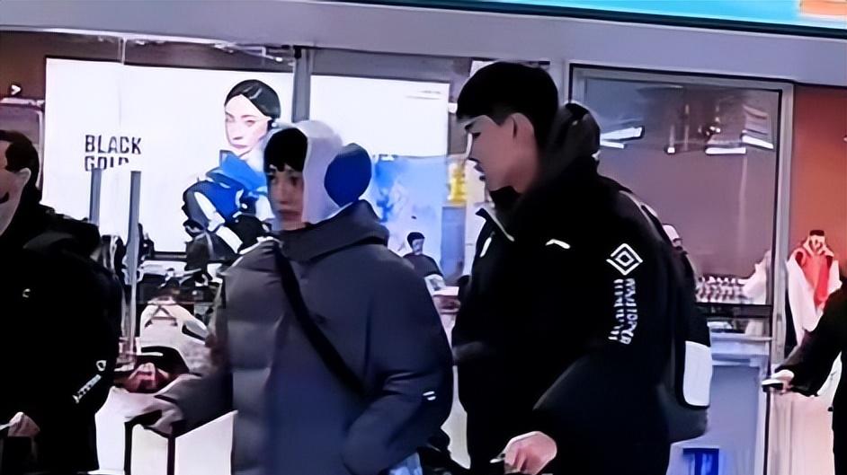 广东队到沈阳！杜润旺徐杰跟队！更衣室陈林坚跳舞，鲍威尔坐角落