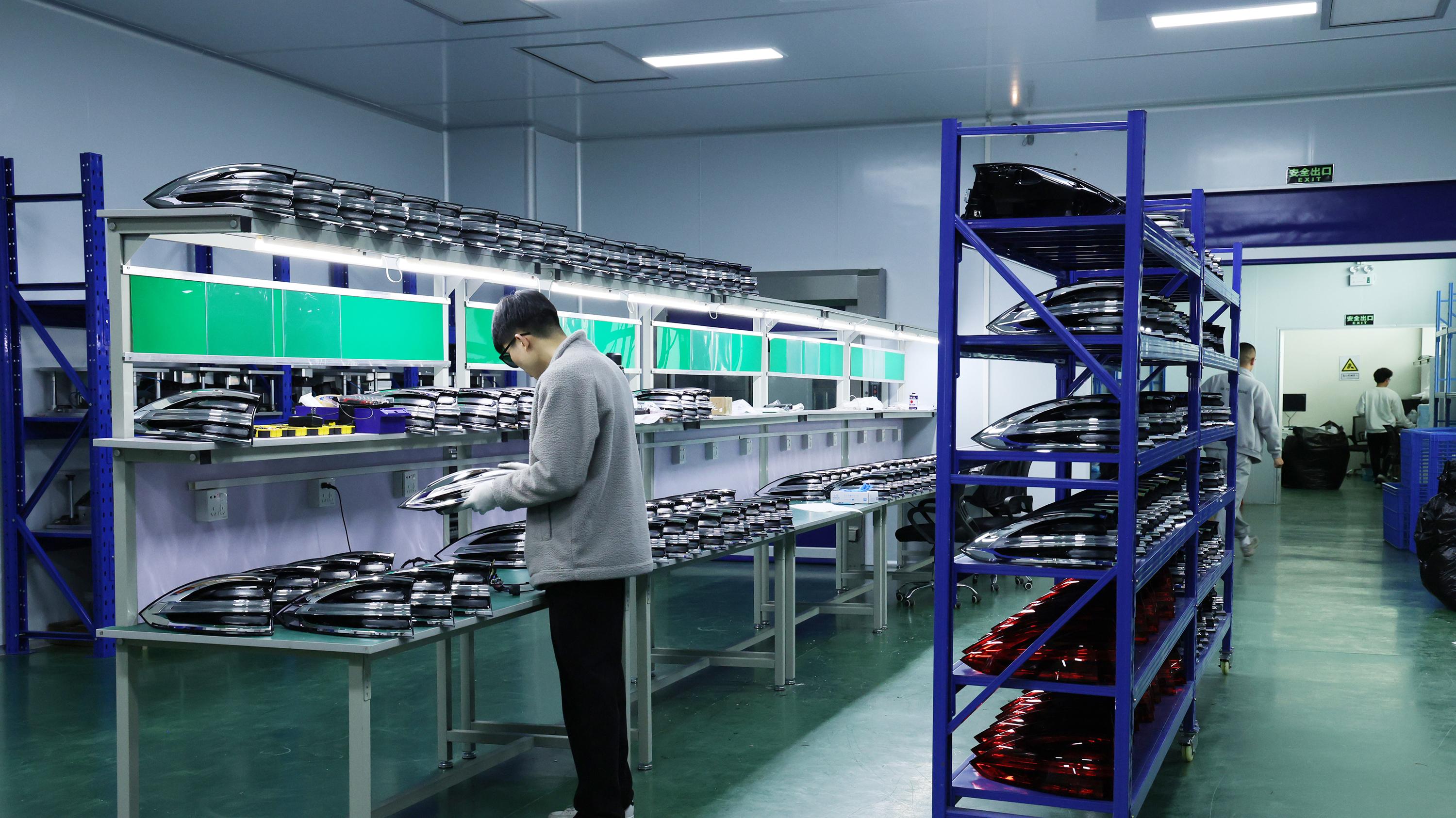 保时捷911尾灯发黄变形老化了怎么办？