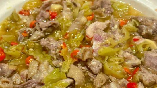 酸得醇厚，辣得温柔，这才是湖南醋蒸鸡的灵魂