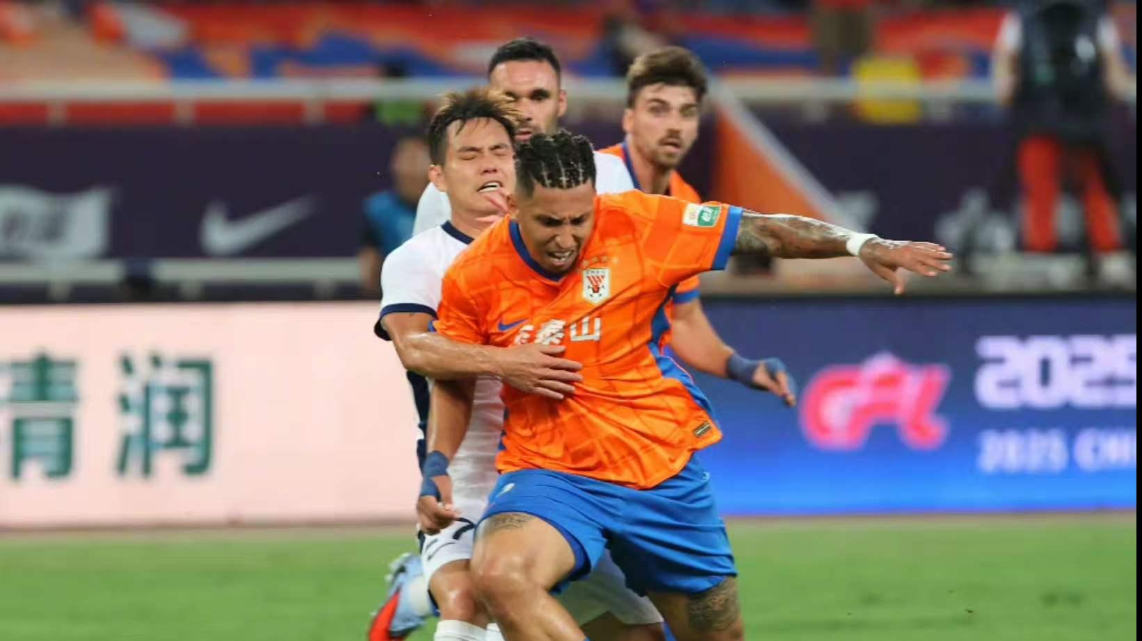 克雷桑成反面教材！京鲁大战安保升级！鲁媒：对泰山球迷太苛刻了