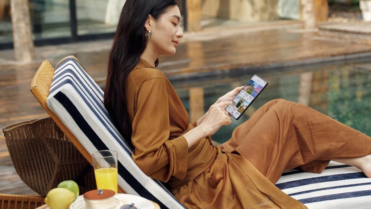 全球首款大阔折登场，华为Pura X Max重新定义折叠屏美学与体验