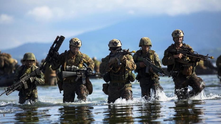 是否出动地面部队？特朗普表态，以总理鼓动出兵，伊朗开始上硬菜