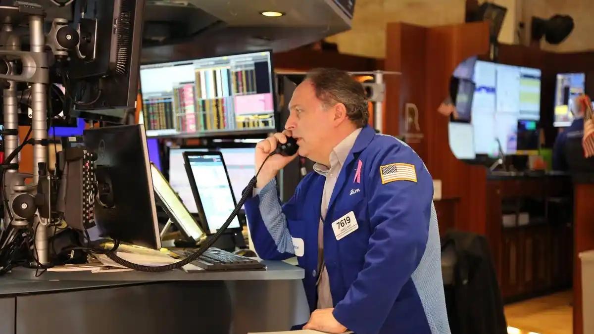 特朗普无中生友，称伊朗新总统请求停火，这是又要划线圈钱了吗？