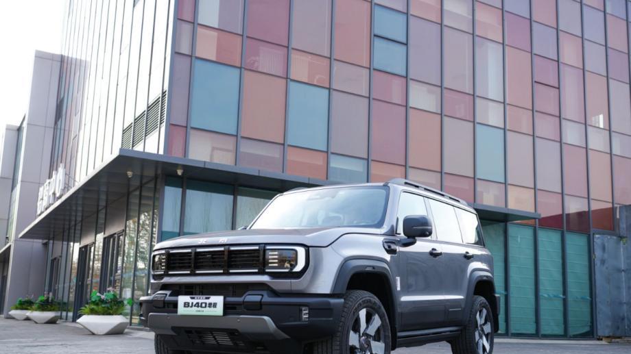 ​硬派越野也能顾家？BJ40增程元境智行版想试试看