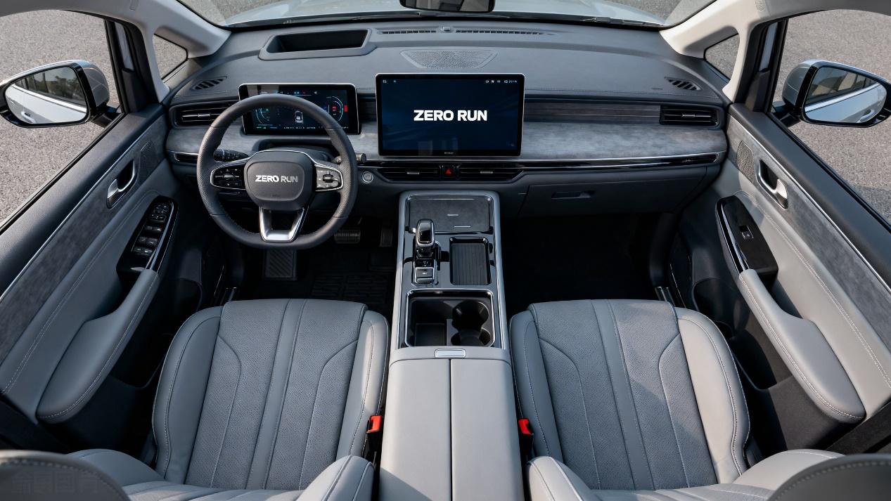 30万级MPV选它？零跑D99的硬核配置真能打吗？