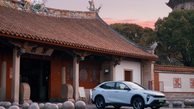 江铃集团新能源易至汽车羿驰05S：家庭纯电出行的理想之选