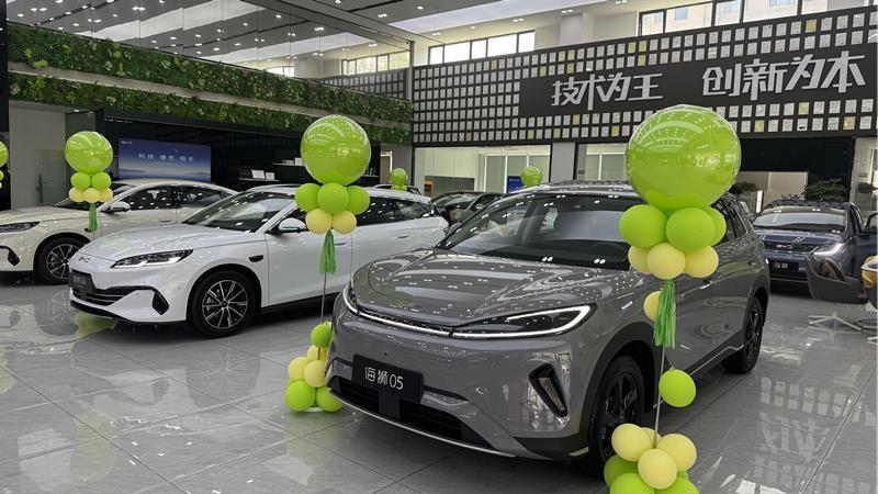 “价格战”熄火，不拼价格，中国车企拼什么？