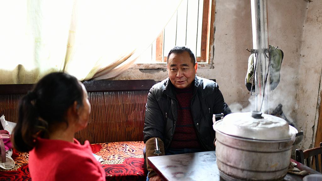 她说“我们好久没一起做决定了”，是在等你问一句“你怎么想？”