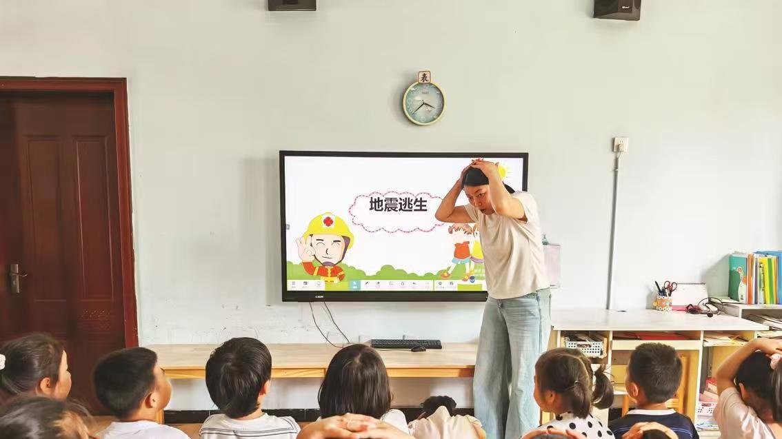 鸡泽县教体局： 开展防灾减灾演练