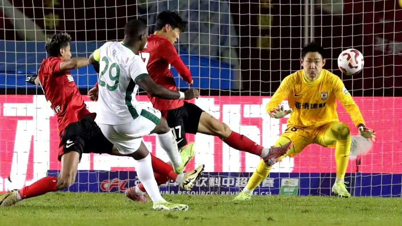 下树！泰山新中卫：彭啸搭档，来自亚泰！名记：不比刘浩帆差