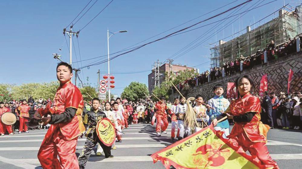 同出水浒，潮汕英歌舞火遍全网，厦门宋江阵为何难火？