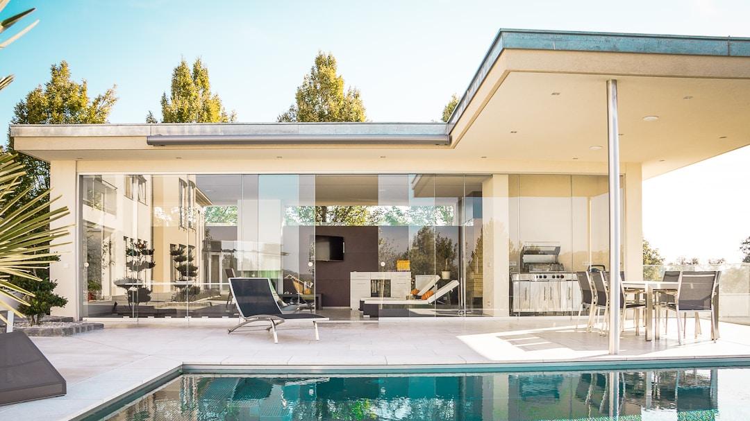 江苏玻纤聚氨酯门窗加盟选哪家？德拉图用技术与案例说话