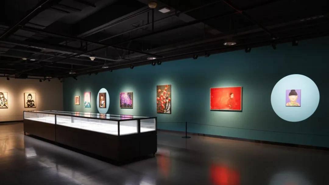 Art Story｜为你导览：“时间的针脚——严虹构像之外”展览现场