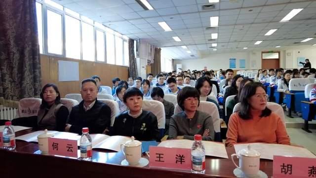 把 “大思政课” 开到两会现场，石景山这所学校育人有力度更有温度