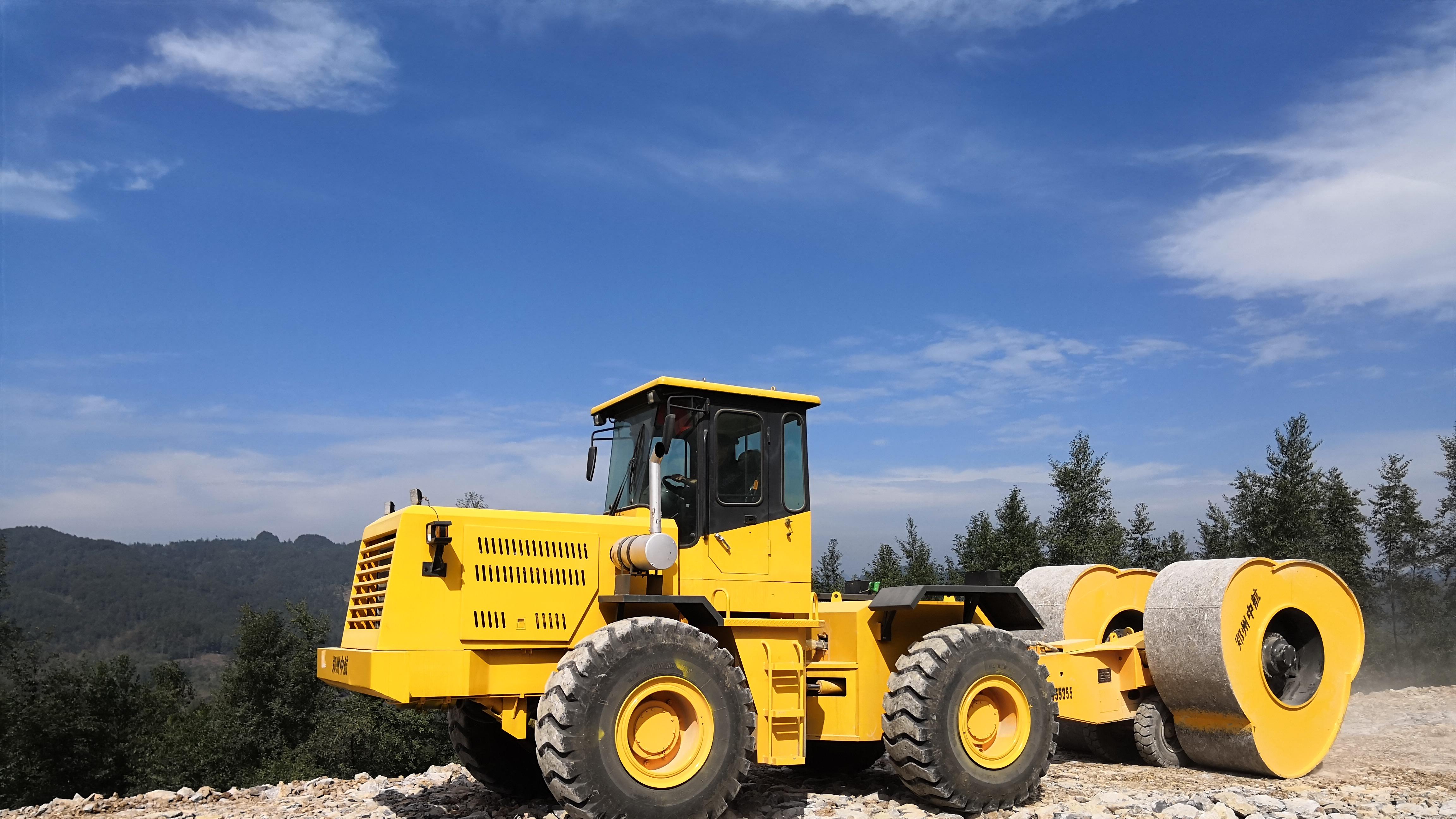 冲击碾压机：地基压实工程的专用高效设备