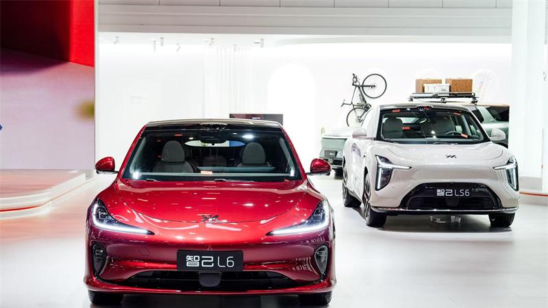 2026北京车展，“25万级旗舰大满配”就看智己LS8！