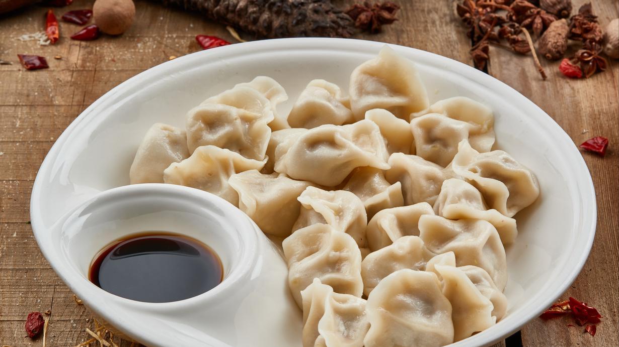 春天一定要尝一下“这馅”水饺， 粉糯鲜香，朋友连吃3大盘