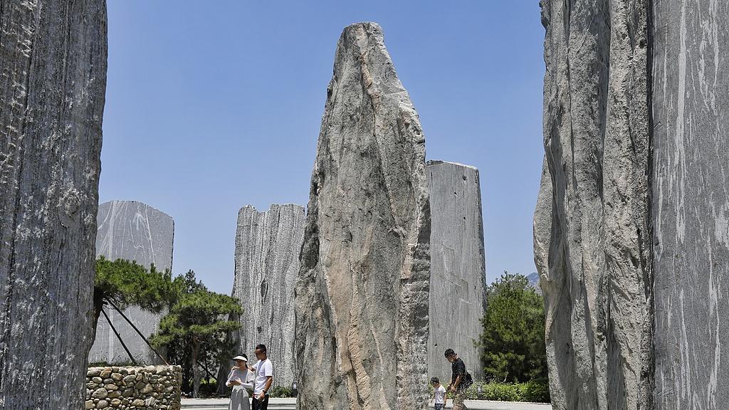 最严禁令成一纸空文？泰山石盗采何以要等曝光才整治