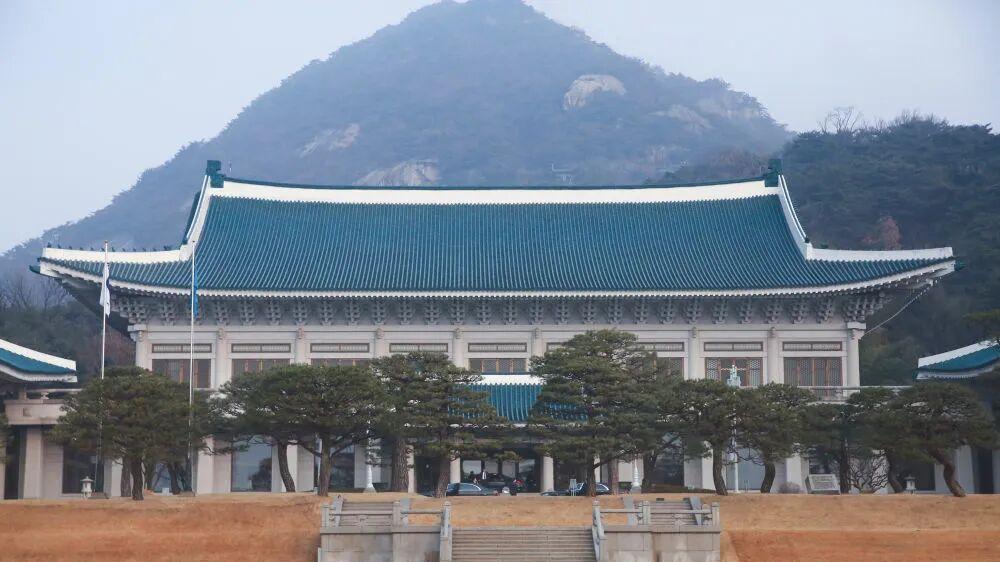 特朗普呼吁多国派舰护航霍尔木兹海峡，韩国表示将审慎研究