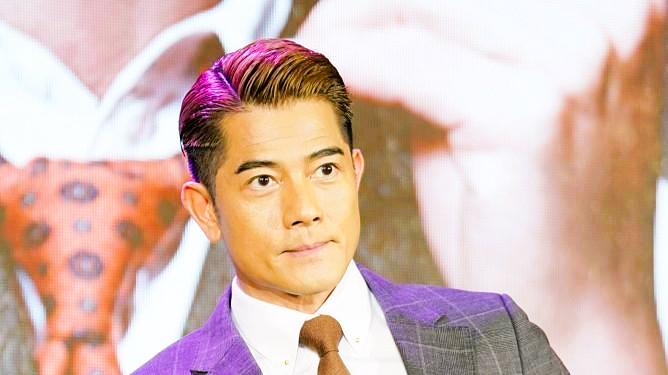 郭富城出任香港赛马会马年大使！亲笔写 “马” 字赠礼