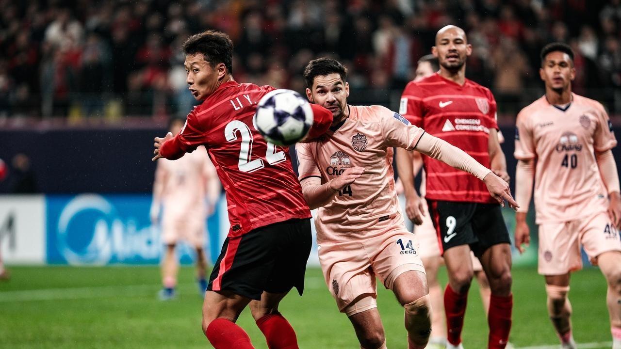 成都蓉城0比1惜败武里南，韦世豪成为最大亮点，表现获得认可