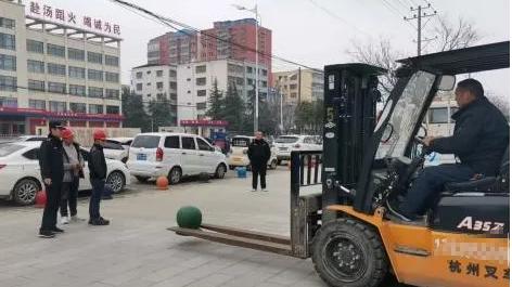 邓州市：对私设石墩等“拦路虎”开展专项整治行动