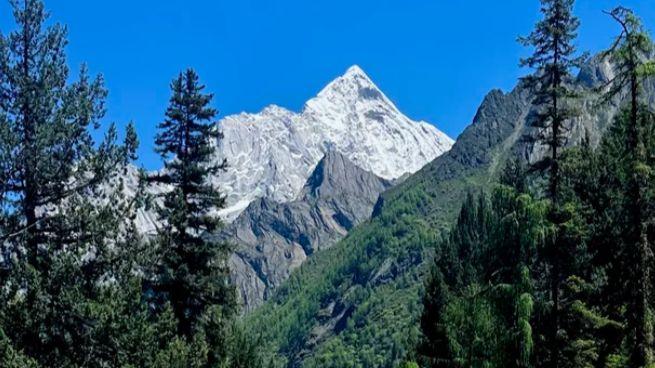 穿越四姑娘山，邂逅雪山、森林与海子的极致之美