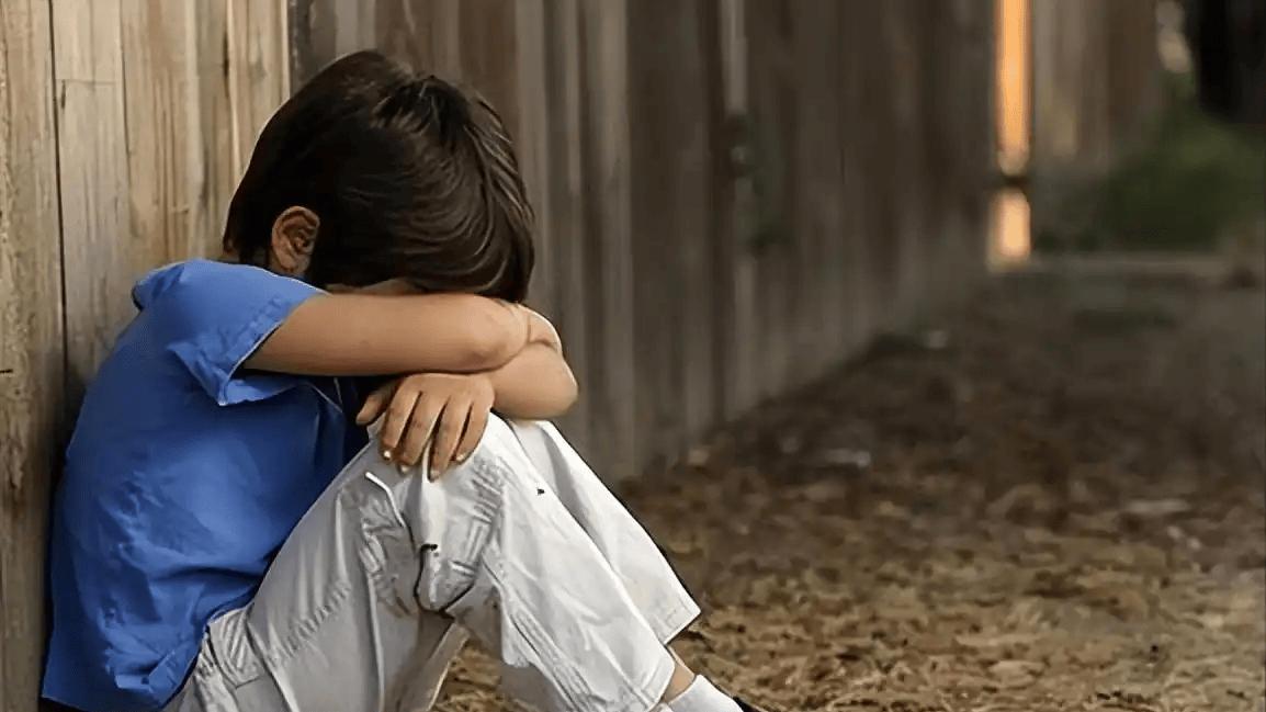 “特别恶劣、复杂”！安阳14岁男孩疑遭生父继母虐待致死，细节披露令人发指