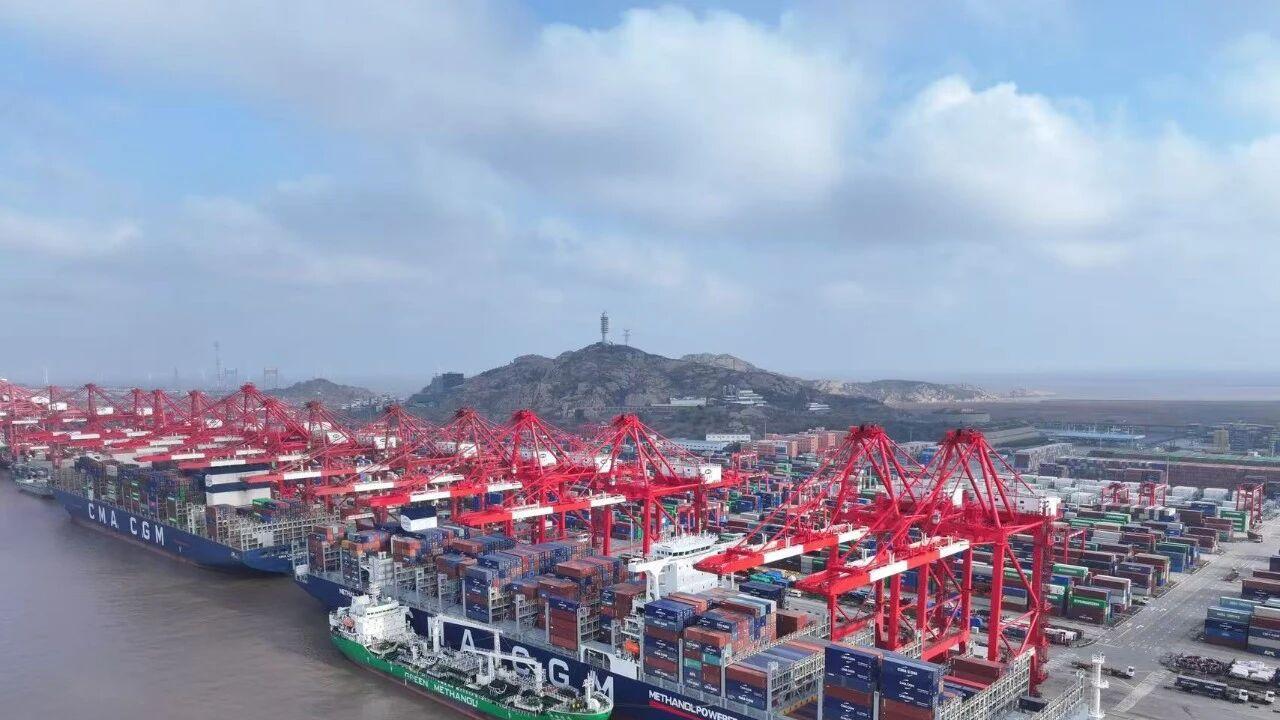 上海电气绿色甲醇首次批量加注成功 国际航运迎来“绿色动力”