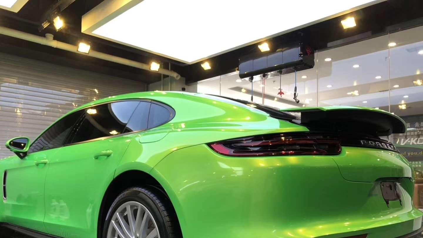 后挡风玻璃别乱贴膜！贴对了实用，贴错了坑车