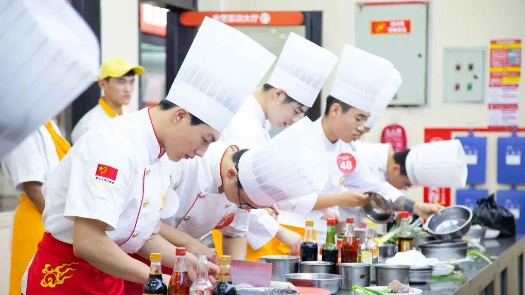 在新东方烹饪学校学厨师的优势有哪些？