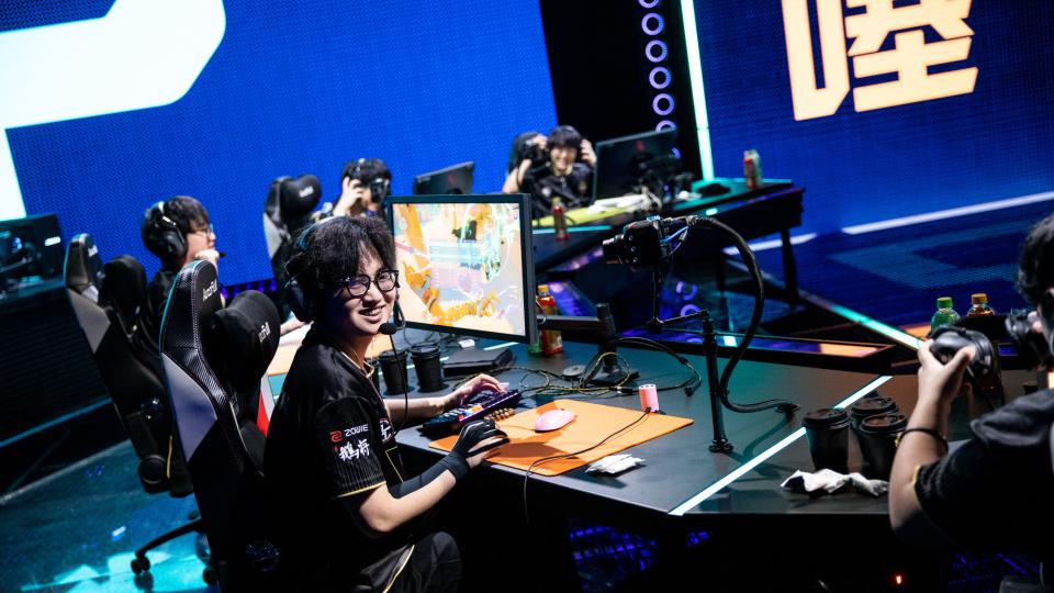 EDG一场不败晋级季后赛！康康回到VCTCN就开始炸鱼！