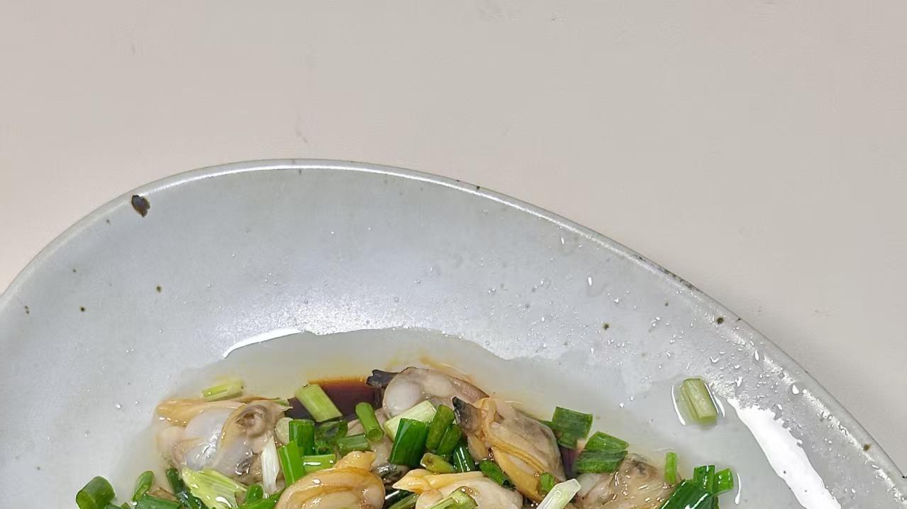 葱油花甲：不用吐壳，一口全是肉的快乐
