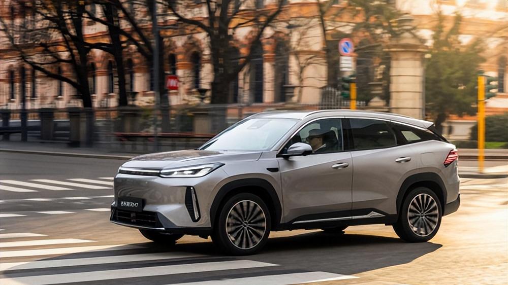 不止长续航！吉利银河M7技术首秀，让高端电池技术触手可及