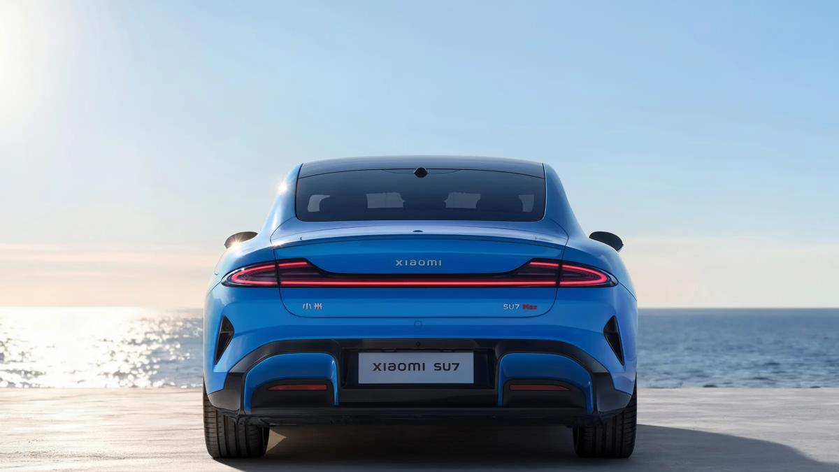 34分钟锁单1.5万辆！新款小米SU7到底值不值买？
