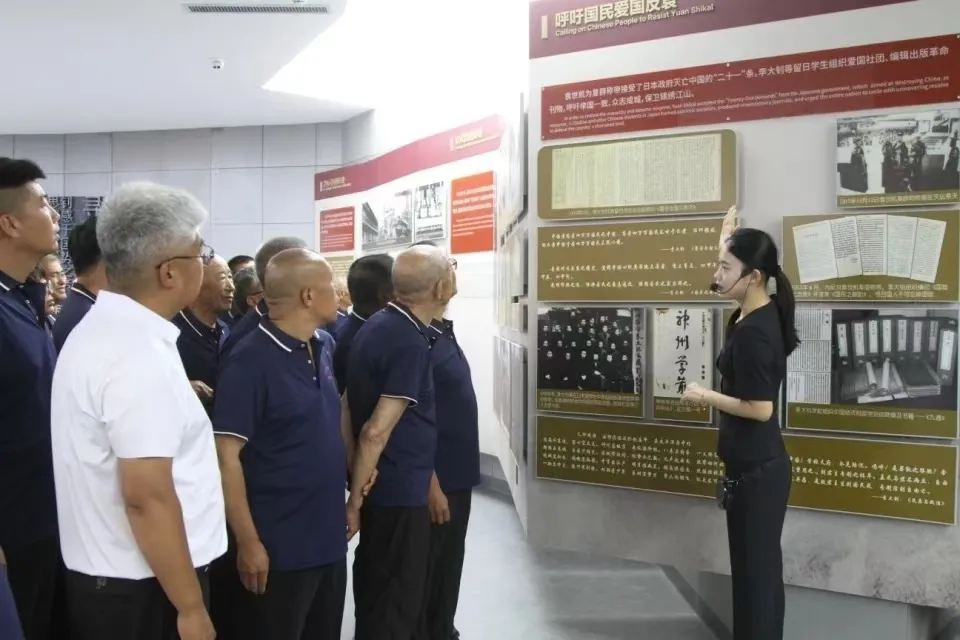 河北省滦南县长凝镇乐营村党支部开展“七一”活动，庆祝建党105周年