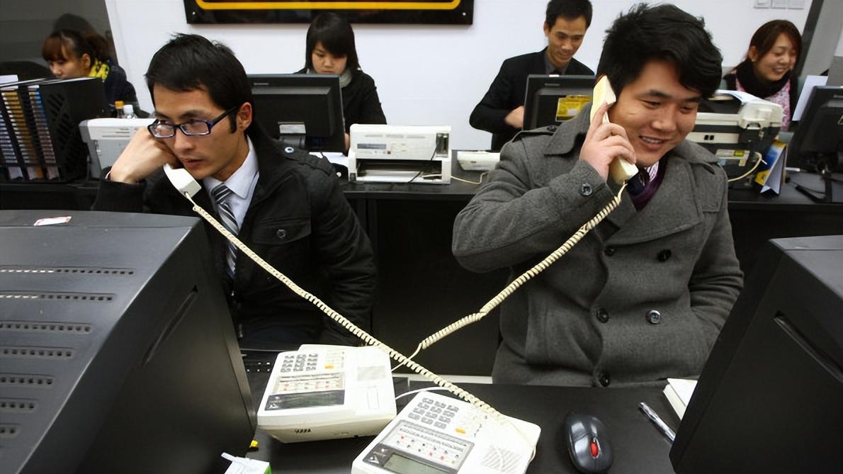 员工拿下200万大单，15万提成变5千？经理一句话，隔天他带走客户