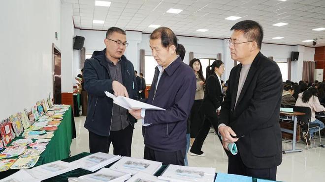 稷山县小学“书香润心 阅创未来”阅读推进会暨城区中心校西北街小学“世界读书日”开放活动举办