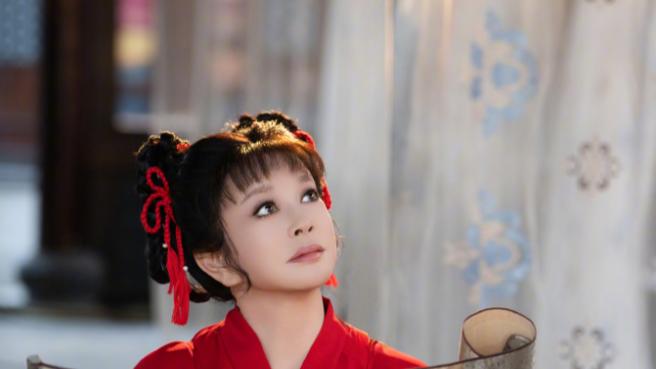 30年前封神VS30年后群嘲，刘晓庆演少女为何今昔不同？