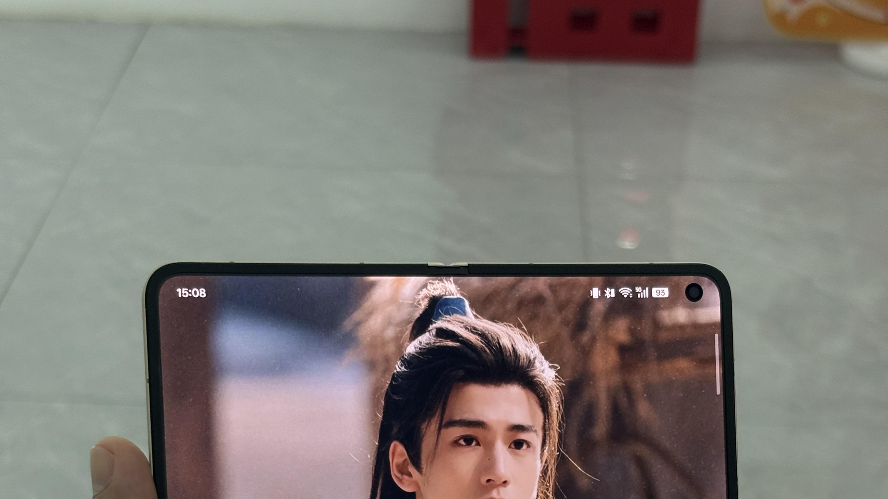 发现折叠屏看《逐玉》花样还挺多。。。