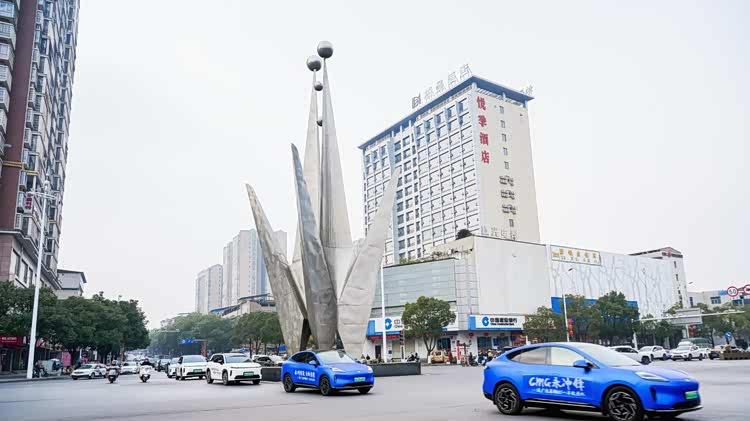 广汽昊铂显眼包车队：重新定义广告牌大战