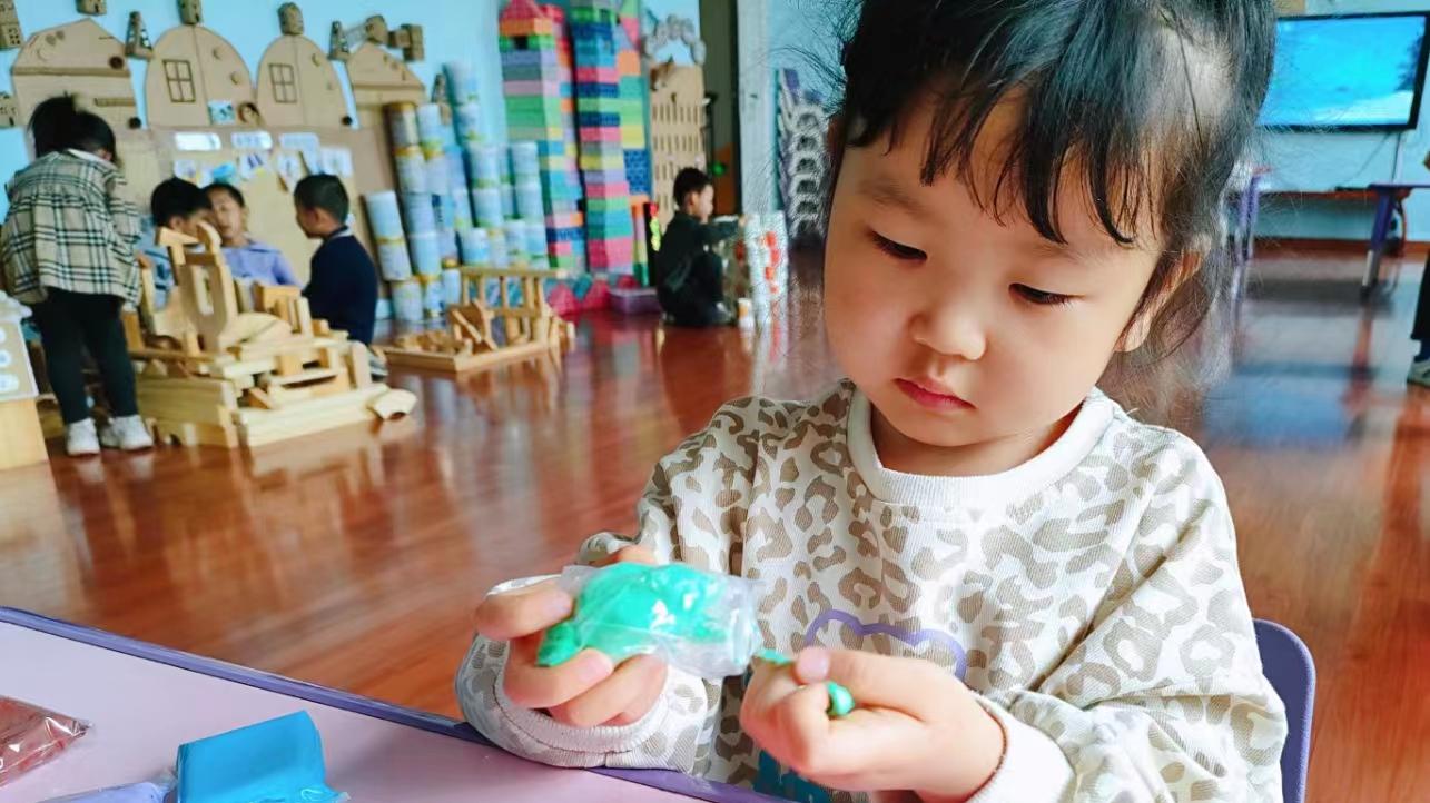 3 岁孩子总是咬手怎么办？9 步科学戒断法，新手家长也能轻松上手