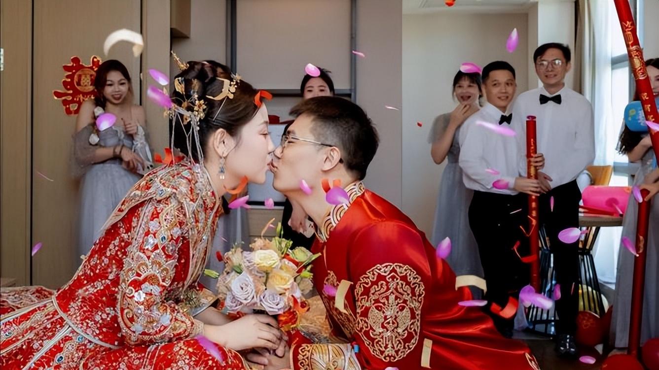 广西人狂喜！婚假拟冲 18 天，网友：这波不领证亏大了