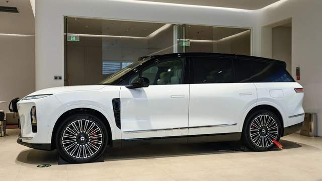 现在入手蔚来ES8，还是等接下来的蔚来ES9？