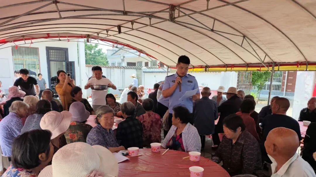 淮滨公安：走村入户护夕阳 精准守护老人“钱袋子”