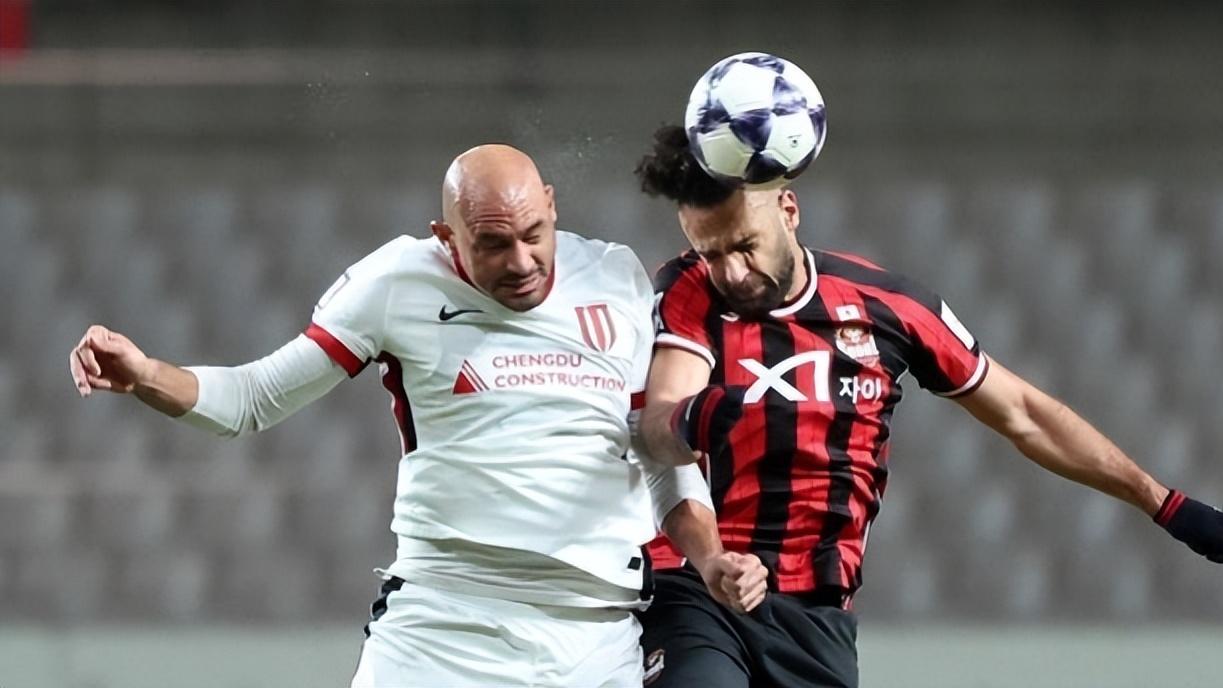 恭喜国足！归化热门锋霸单场造2球，7月就能入籍